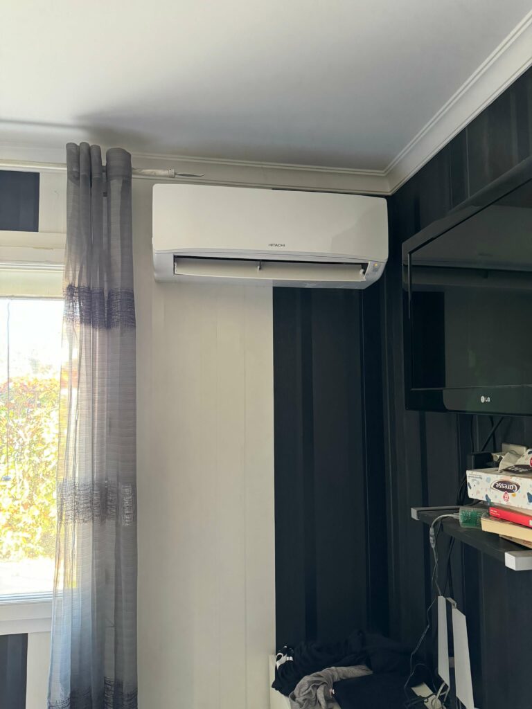 pose_climatisation_monosplit_chambre